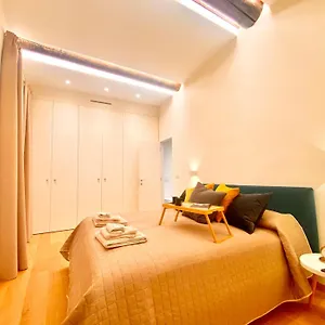 Appartamento Amazing San Lorenzo 19, Rolli Unesco - Overlooking The Cathedral - Free Private Parking-, Genova